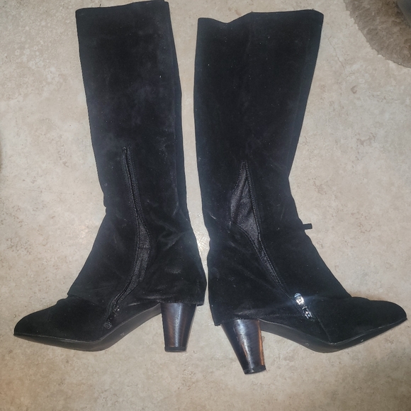 Womens boots - Picture 2 of 2